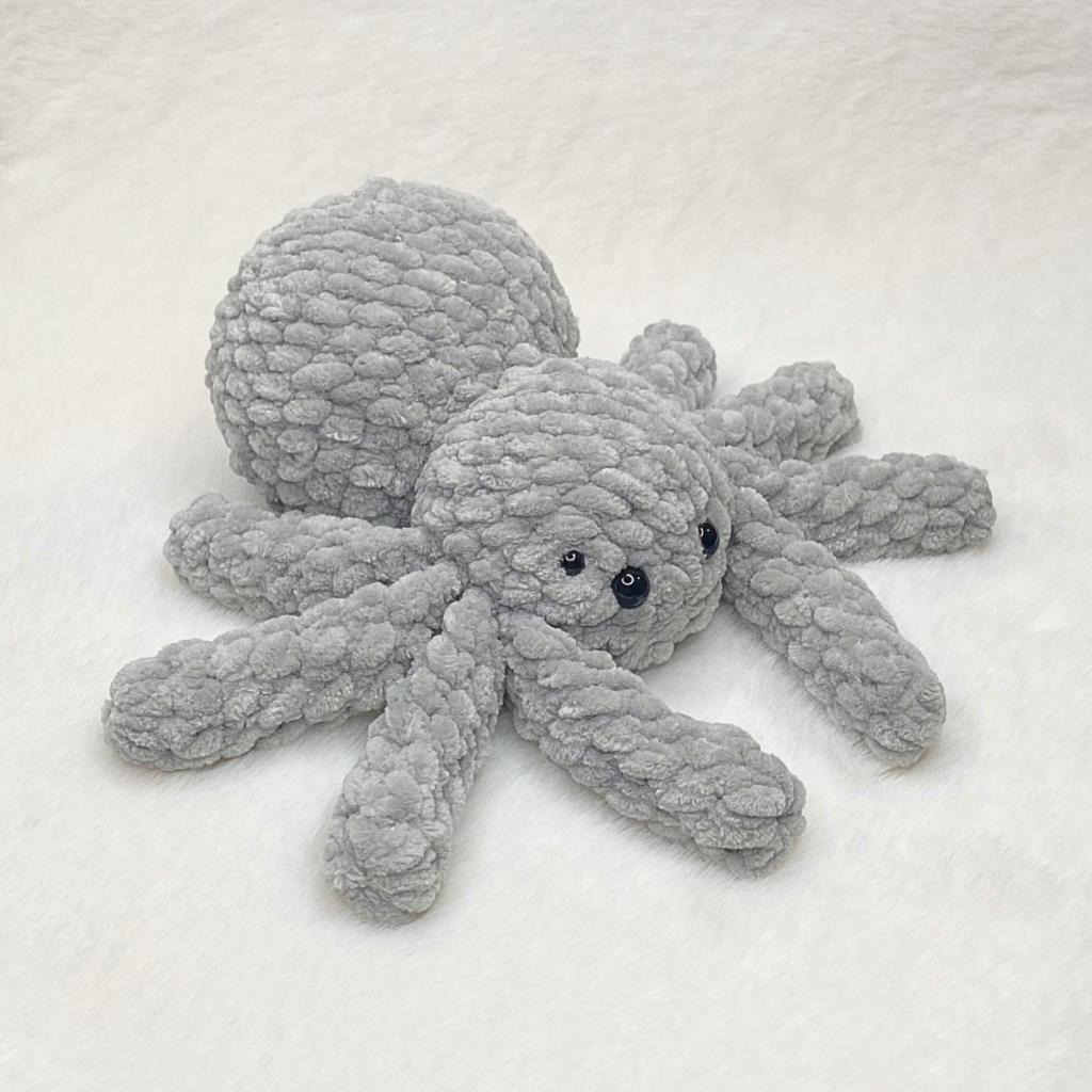 spider crochet plush, free no-sew pattern