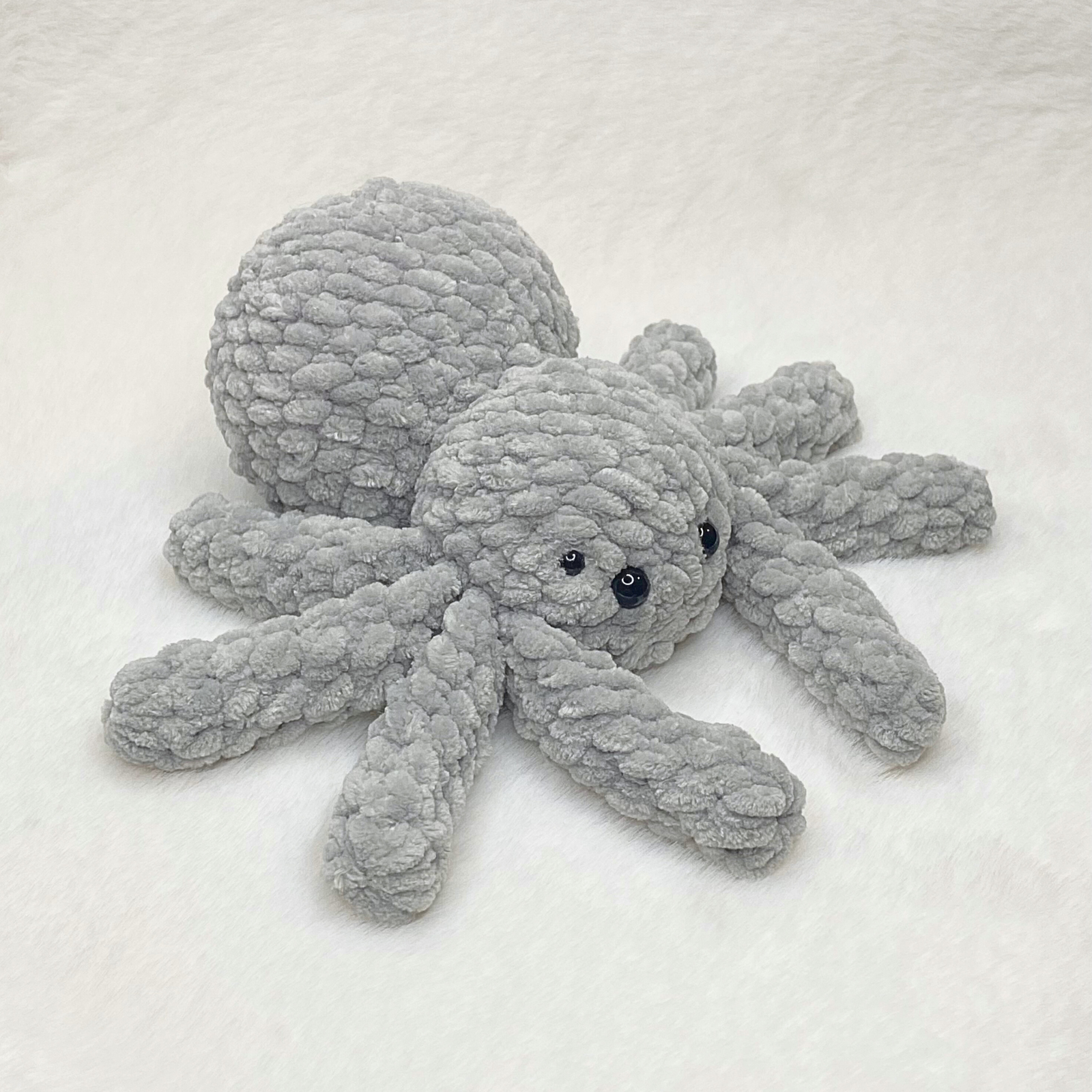 spider crochet plush, free no-sew pattern