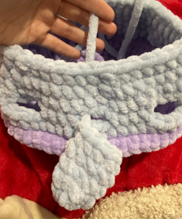 Crochet steps showing the front-loop-only shell construction and fin placement for a jumbo sea turtle amigurumi