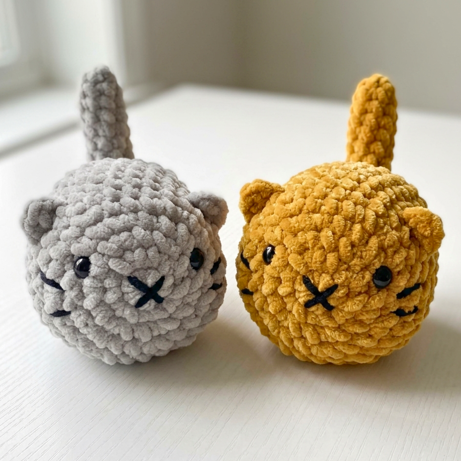 loaf cat crochet amigurumi plushies for a free pattern
